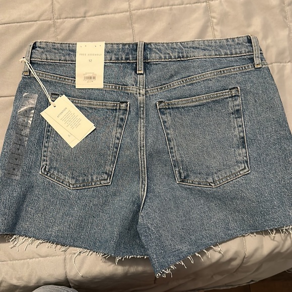 Free assembly Jean shorts, size 12 - Picture 2 of 3